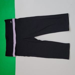 Women GAP Workout Capri Leggings